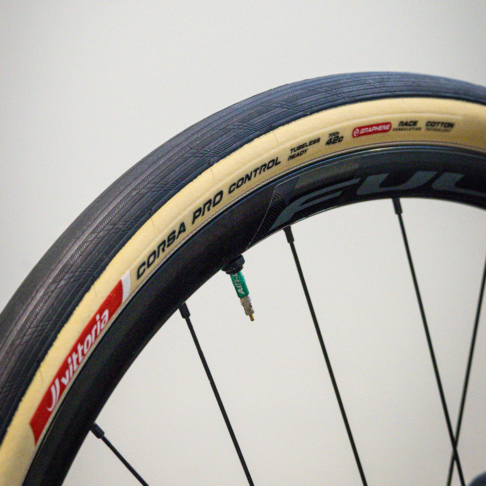 Corsa Pro Control 700x42mm TLR
